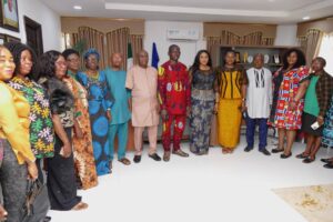 Read more about the article IHIALA LGA INDIGENES IN FEDERAL POLYTECHNIC OKO SHOW MASSIVE SOLIDARITY TO THE RECTOR