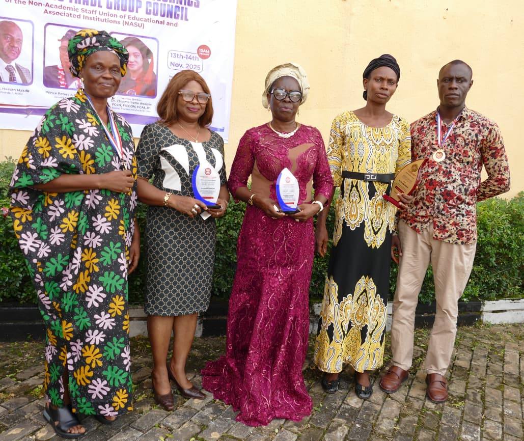 You are currently viewing FEDERAL POLYTECHNIC OKO GOVERNING COUNCIL CHAIRMAN,DR.GEMADE, RECTOR, RECEIVE NASU AWARD FOR EXCELLENT LEADERSHIP