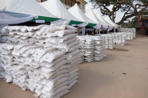Read more about the article FEDERAL POLYTECHNIC OKO STAFF SMILE HOME WITH BAGS OF RICE AS THE INSTITUTION HOLDS NINE LESSONS AND CAROLS