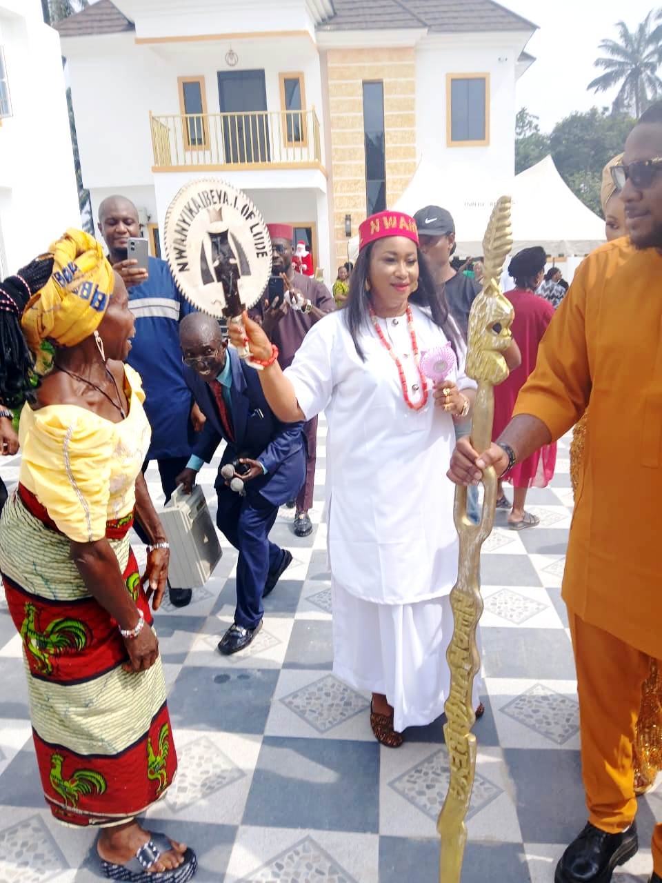 Read more about the article DR. AWUZIE RECTOR FEDERAL POLYTECHNIC OKO CELEBRATES CHIEFTAINCY HONOUR IN GRAND STYLE